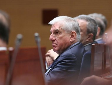 Γιάννος Παπαντωνίου: Κακουργηματική δίωξη για την πώληση του σπιτιού στη Σύρο